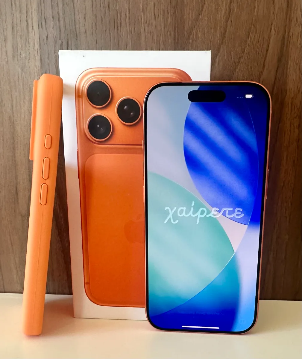iPhone 17 Pro in Cosmic Orange, photo 1 of 4