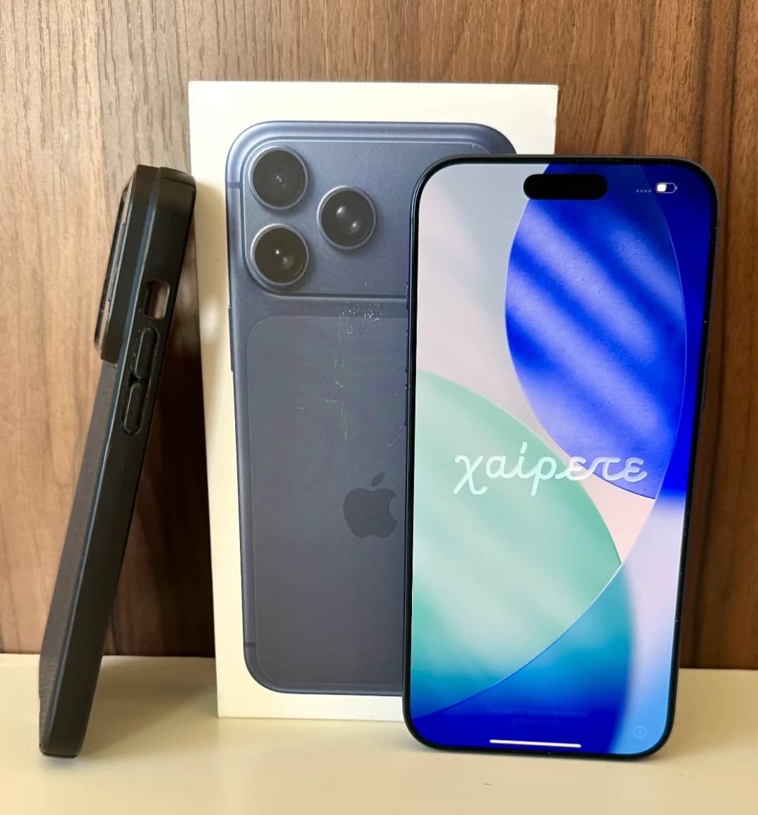 iPhone 17 Pro Max цвета Deep Blue, фото 1 из 4