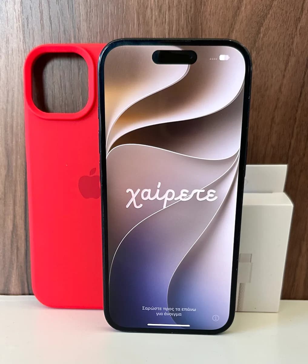 iPhone 15 цвета Black, фото 1 из 4