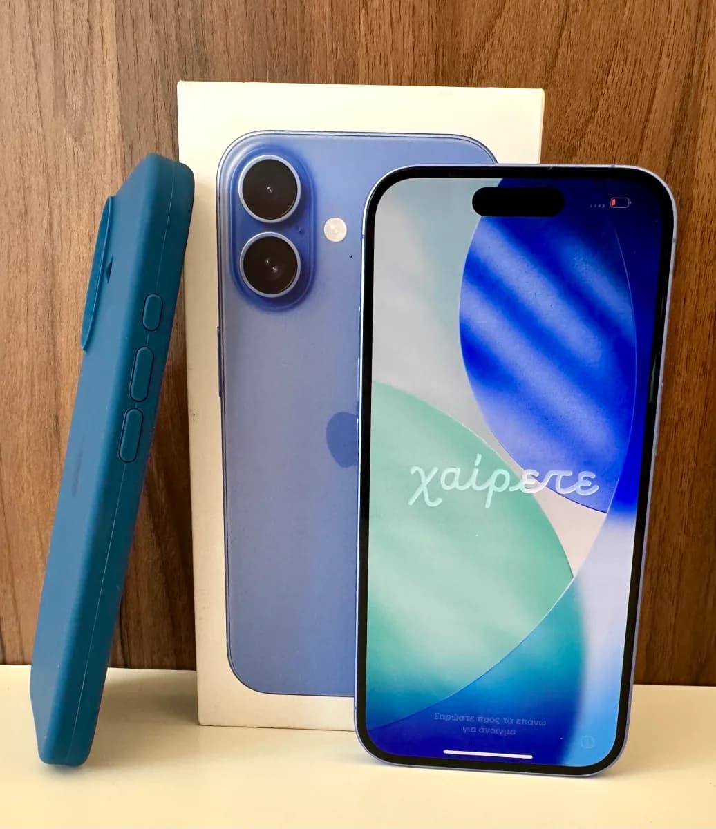 iPhone 16 σε Ultramarine, φωτογραφία 1 από 4