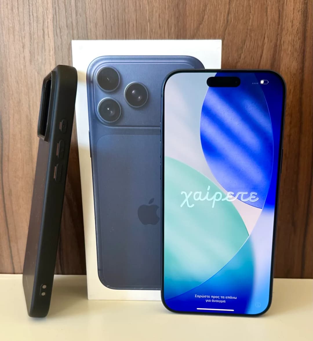 iPhone 17 Pro Max цвета Deep Blue, фото 1 из 4
