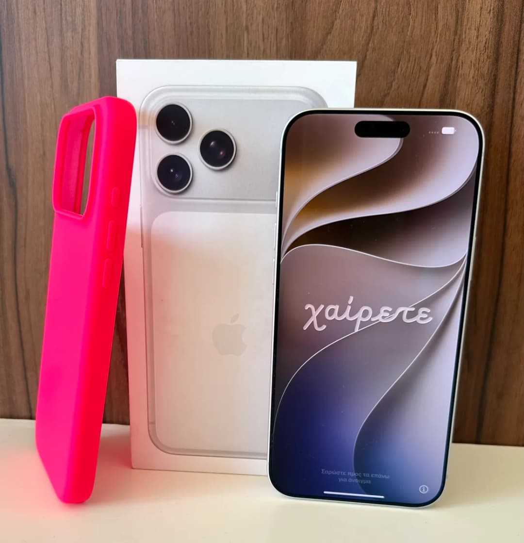iPhone 17 Pro Max σε Silver, φωτογραφία 1 από 4