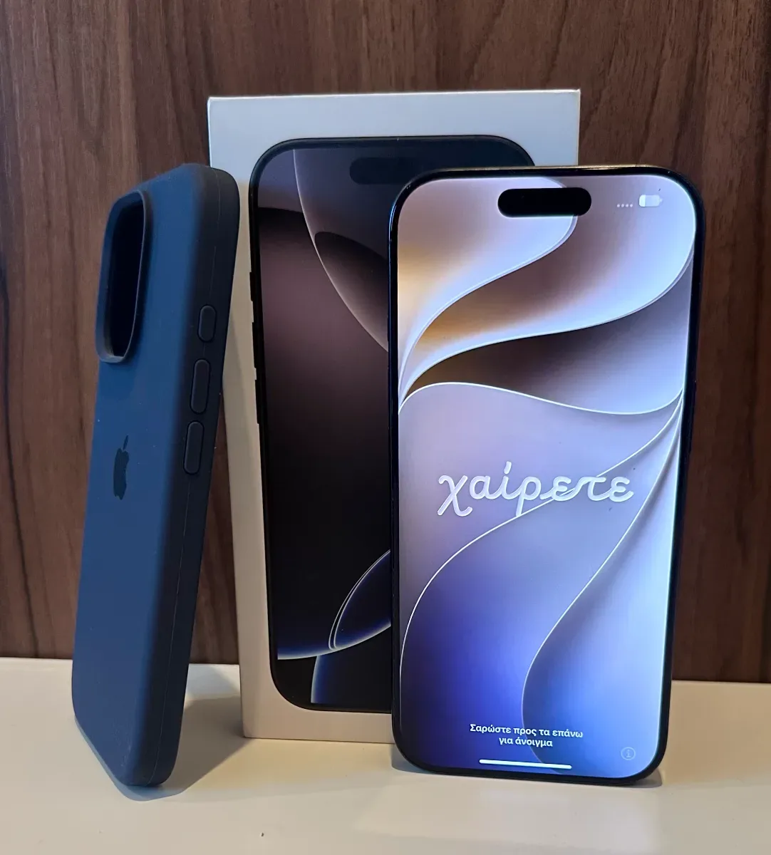 iPhone 16 Pro, Black Titanium, 128GB