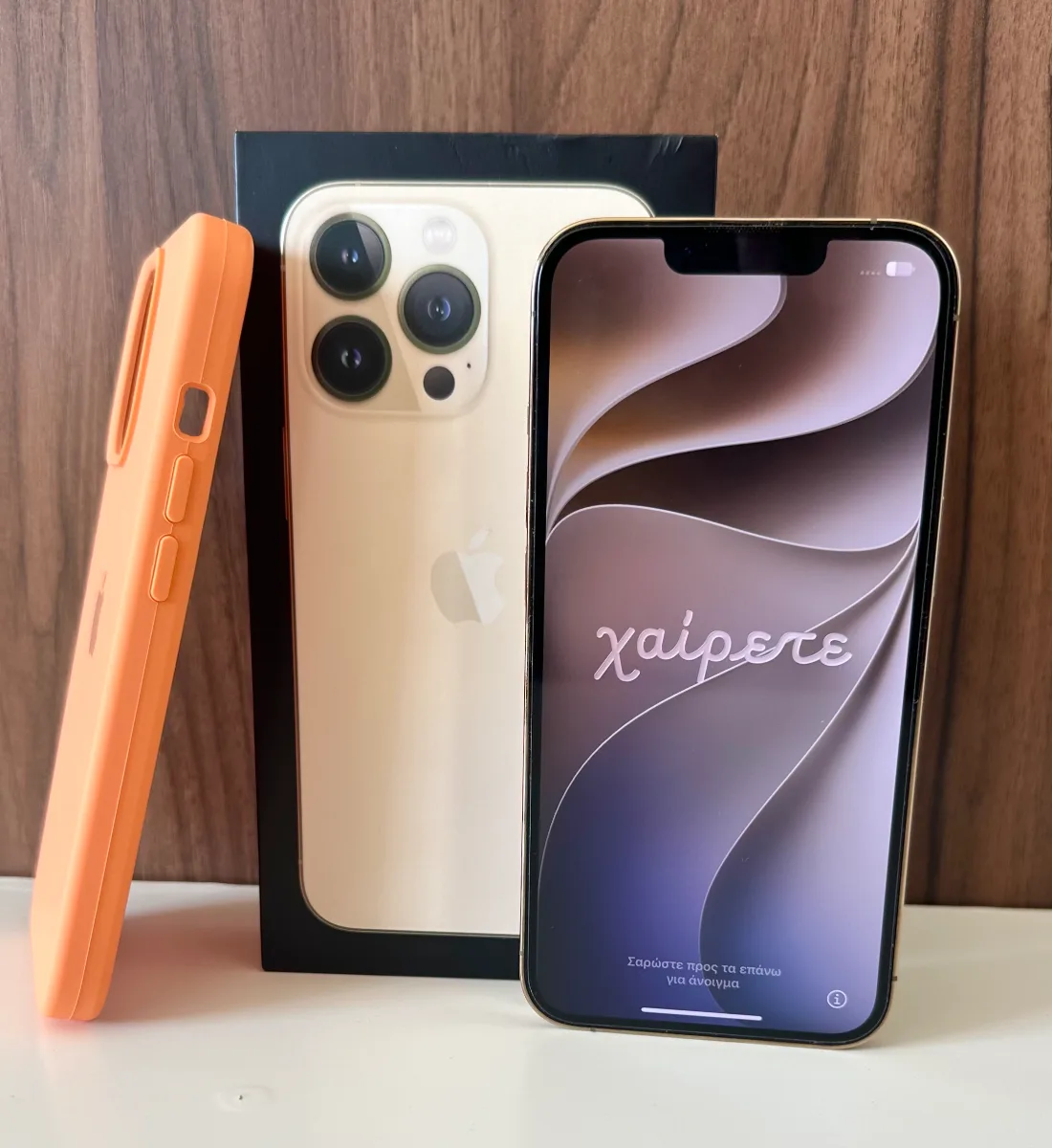 iPhone 13 Pro σε Gold, φωτογραφία 1 από 4