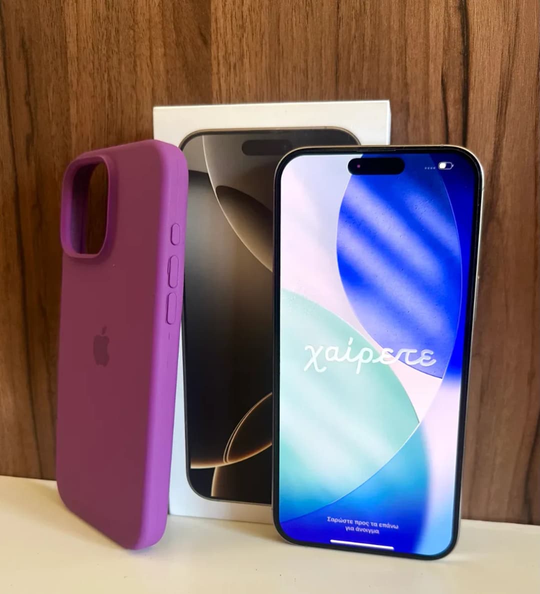 iPhone 16 Pro Max цвета Natural Titanium, фото 1 из 4
