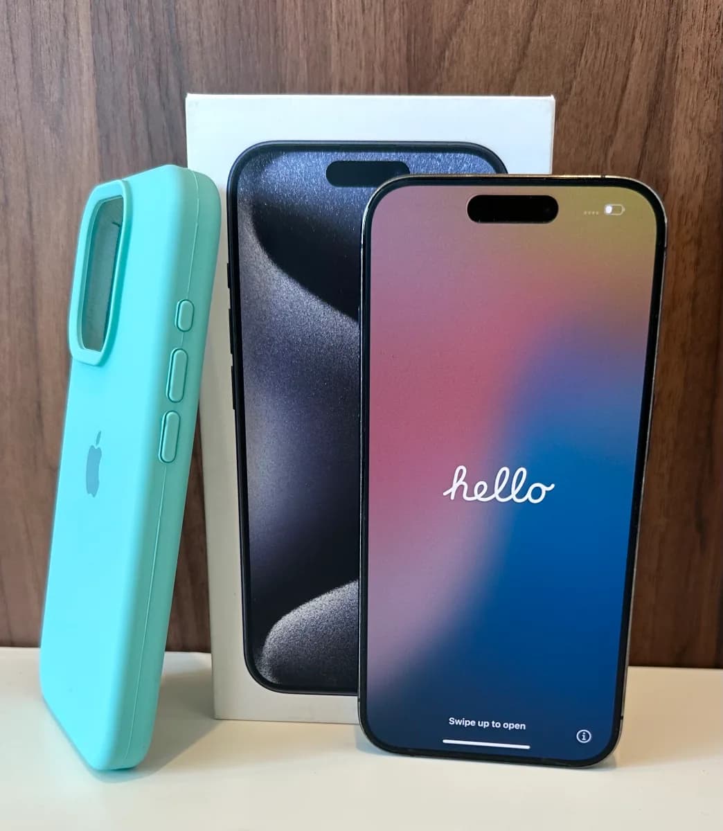 iPhone 15 Pro σε Blue Titanium, φωτογραφία 1 από 4