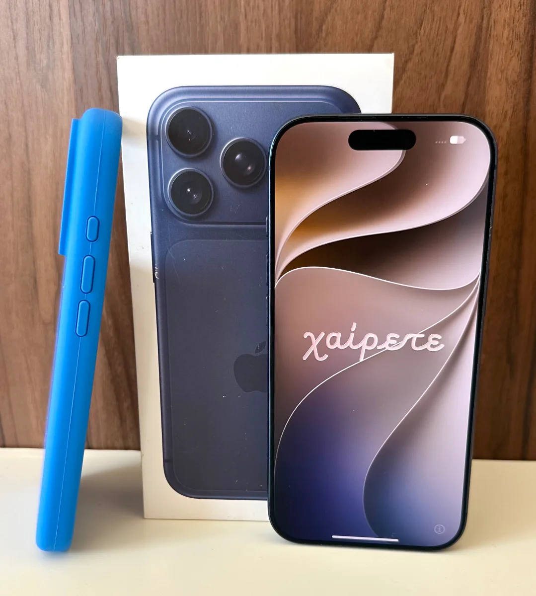 iPhone 17 Pro in Deep Blue, photo 1 of 4